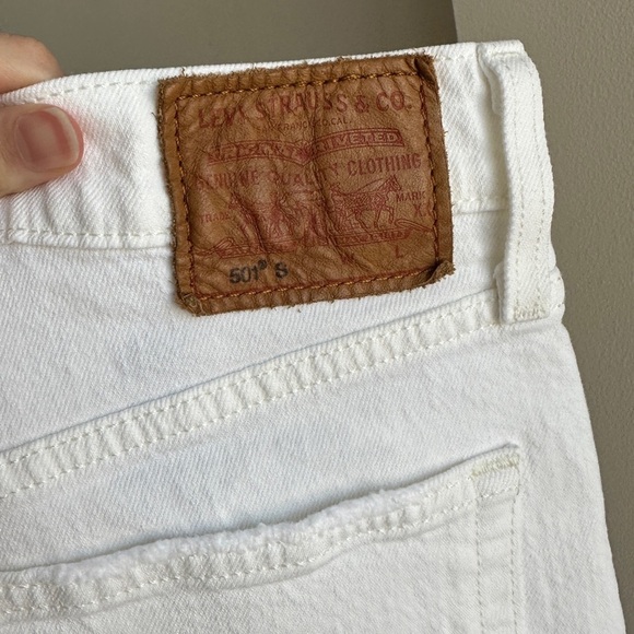 Levi’s 501 Women’s White Skinny Jeans, Button Fly Pants, Size Small - Picture 13 of 16